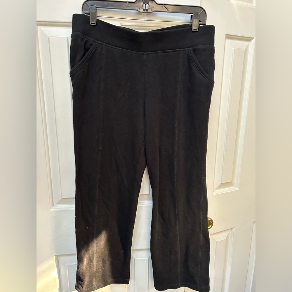 Women's Sonoma Life & Style Black Pants. LP. Slant pockets. Elastic waistband.